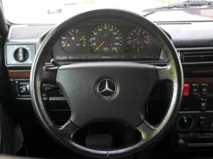 Imagen 17/26 de Mercedes-Benz 500 GE (1996)
