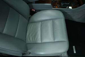 Afbeelding 31/50 van Mercedes-Benz 560 SEC (1991)