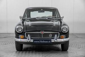 Image 15/50 of MG MGC GT (1969)