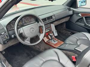 Bild 21/82 von Mercedes-Benz SL 320 (1995)