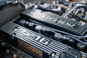 Bild 32/32 von Mercedes-Benz 190 E 2.5-16V (1992)