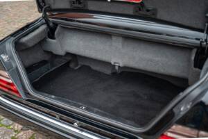 Image 25/83 de Mercedes-Benz E 220 (1996)