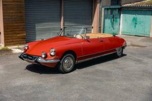 Image 8/56 of Citroën DS 21 Chapron (1967)