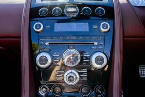 Image 29/39 of Aston Martin DBS Volante (2011)