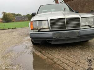 Bild 16/41 von Mercedes-Benz 300 D (1987)