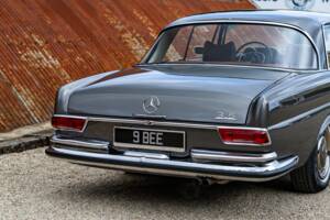 Image 19/37 of Mercedes-Benz 280 SE 3,5 (1970)
