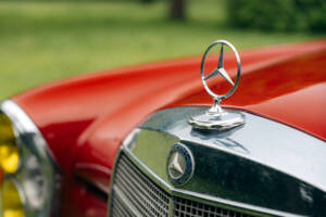 Image 11/99 of Mercedes-Benz 250 SE (1967)
