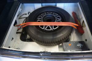 Image 17/33 of Volvo 1800 ES (1972)