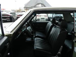 Image 9/28 de Mercedes-Benz 280 CE (1973)