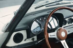 Image 35/50 of Alfa Romeo 1600 Spider Duetto (1966)