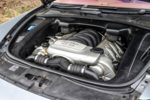 Bild 34/40 von Porsche Cayenne Turbo S (2006)