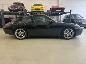 Bild 5/29 von Porsche 911 Carrera (2001)