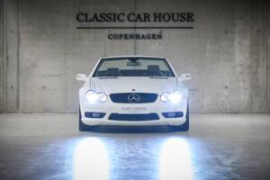 Image 17/99 de Mercedes-Benz SL 55 AMG (2005)