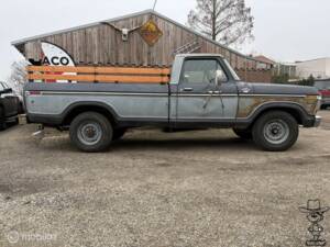 Image 4/31 of Ford F-250 (1978)