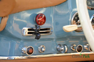 Image 36/50 of Mercedes-Benz 190 SL (1961)