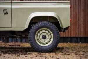 Bild 17/47 von Land Rover 90 (1990)