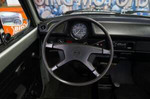 Immagine 22/31 di Volkswagen Käfer 1303 LS (1979)