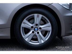 Image 31/33 de BMW 118i (2010)