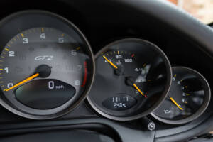 Bild 31/47 von Porsche 911 GT2 (2009)