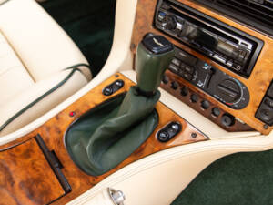 Imagen 35/80 de Aston Martin V8 Coupé (1996)
