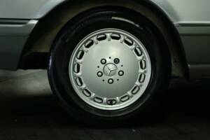 Afbeelding 48/50 van Mercedes-Benz 560 SEC (1991)