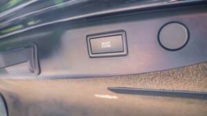Immagine 67/68 di Bentley Flying Spur V8 S (2017)