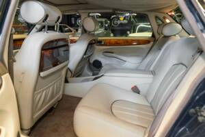 Bild 39/50 von Daimler Super V8 (1997)