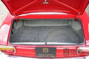 Image 14/50 of Alfa Romeo Giulia GT 1300 Junior (1975)