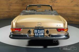 Immagine 19/19 di Mercedes-Benz 280 SE 3,5 (1971)