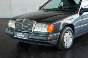 Bild 3/50 von Mercedes-Benz 300 CE (1991)
