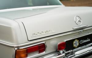Image 16/50 of Mercedes-Benz 300 SEL 6.3 (1970)