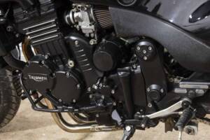 Image 34/37 of Triumph Speed Triple (1995)