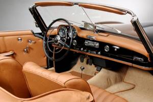 Afbeelding 14/27 van Mercedes-Benz 190 SL (1960)