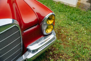Image 13/99 of Mercedes-Benz 250 SE (1967)