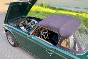 Image 6/24 de Triumph TR 6 (1973)