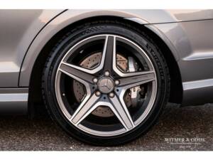 Imagen 24/40 de Mercedes-Benz C 63 AMG T (2009)