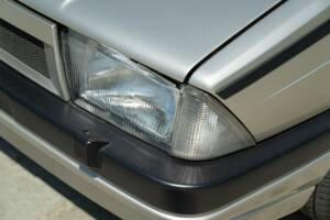 Obraz 14/50 pojazdu Alfa Romeo 75 2.0 Twin Spark (1989)
