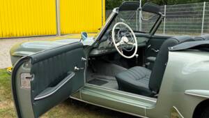 Image 13/25 of Mercedes-Benz 190 SL (1957)