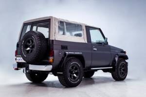Image 13/42 of Toyota Land Cruiser FJ 62 (1985)