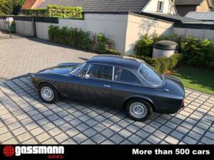 Bild 3/15 von Alfa Romeo Giulia GT 1300 Junior (1973)