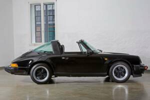 Bild 4/32 von Porsche 911 Carrera 3.2 (1986)