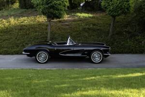 Afbeelding 2/7 van Chevrolet Corvette (1961)