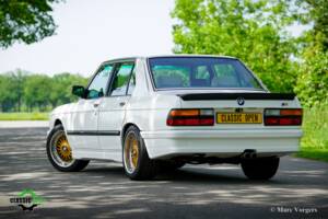 Image 45/51 of BMW M 535i (1985)