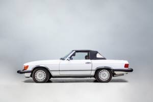 Image 13/48 of Mercedes-Benz 560 SL (1988)