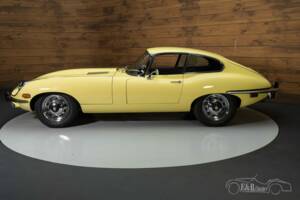 Image 7/8 de Jaguar E-Type (1970)