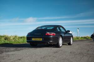 Image 40/50 of Porsche 911 Carrera 4 (2001)