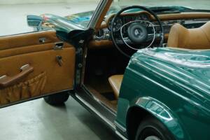 Image 22/50 de Mercedes-Benz 280 SL (1968)