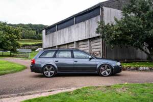 Image 23/50 of Audi RS6 Avant (2003)