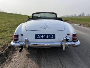 Afbeelding 7/8 van Mercedes-Benz 190 SL (1959)