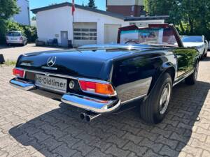 Image 31/36 of Mercedes-Benz 280 SL (1970)